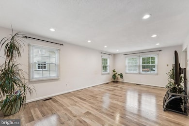 12021 Twin Cedar Ln, Bowie, MD 20715 - photo 6