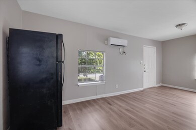 150 Hohldale St unit c, Houston, TX 77022 - photo 7