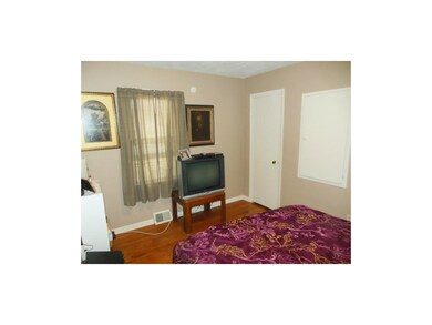 Bd 2:  12 x 11, w/built-ins, hrdwd flrs