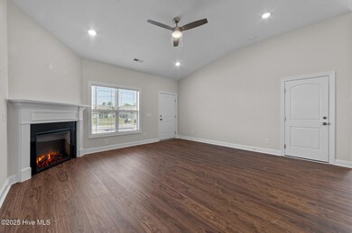 4228 Laurel Ridge Dr unit B, Greenville, NC 27834 - photo 5