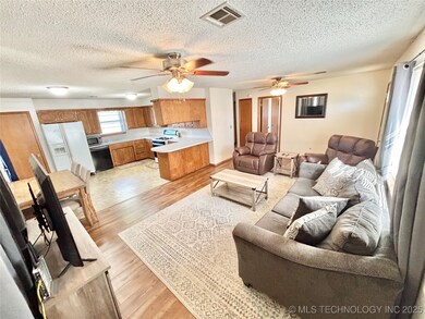 1103 NW 9th St, Stigler, OK 74462 - photo 7