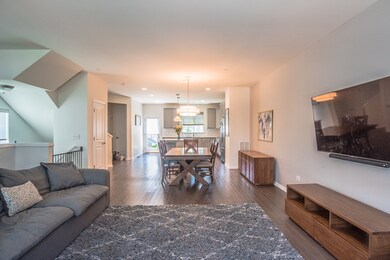 940 Coletta Cir, Naperville, IL 60563 - photo 3