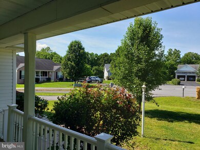 979 Caledonia Dr, Martinsburg, WV 25405 - photo 7