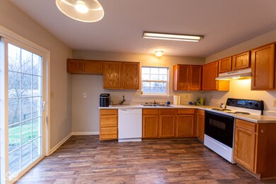 63 Grassyway Ct, Whiteland, IN 46184 - photo 7