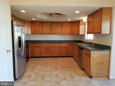 347 Montgomery Cir, Stephens City, VA 22655 - photo 3