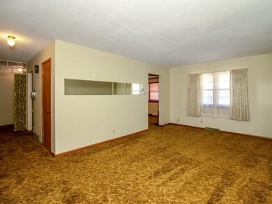 2707 E Tiffin Ave, Des Moines, IA 50317 - photo 2