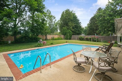 206 Midway Dr, Morrisville, PA 19067 - photo 3