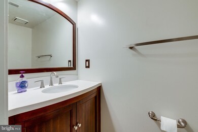 2137 Old Landing Way unit 156, Woodbridge, VA 22191 - photo 5