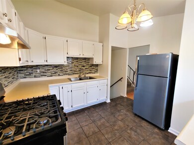 1539 Amarillo Dr, Carpentersville, IL 60110 - photo 6