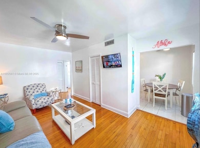 326 Wilson St unit 205, Hollywood, FL 33019 - photo 4