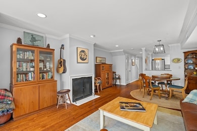 27R West St unit 4, Beverly, MA 01915 - photo 2