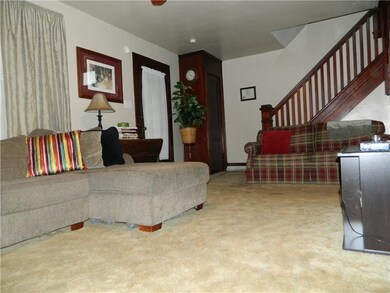 THE FRONT DOOR WELCOMES YOU INTO THE SPACIOUS LIVI