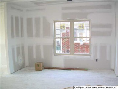 125 Bionia Ave, Staten Island, NY 10305 - photo 6