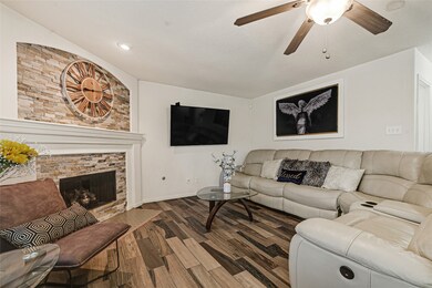 2527 Spring Lily Ct, Spring, TX 77373 - photo 6