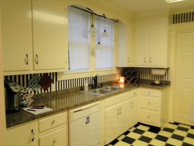 508 Bryant St, Shelbyville, TN 37160 - photo 6