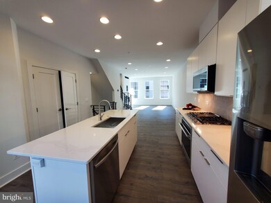 1882 Michael Faraday Dr, Reston, VA 20190 - photo 3