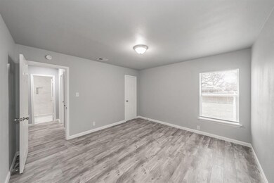 901 SW 5th St, Grand Prairie, TX 75051 - photo 6