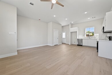 6702 Metro Blvd unit 3, Houston, TX 77083 - photo 4