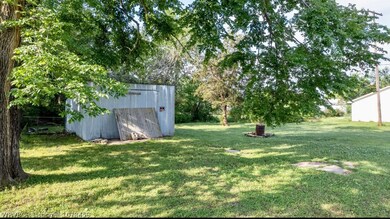 405 SW 3rd St, Muldrow, OK 74948 - photo 2