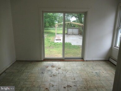 28 W New St, Paulsboro, NJ 08066 - photo 4