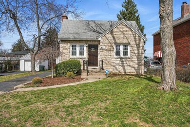 604 Richards Rd, Columbus, OH 43214 - photo 2