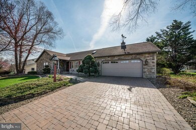 403 Franklin Square Dr, Chambersburg, PA 17201 - photo 3