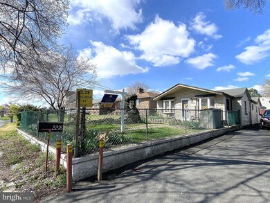 2218 Lodge Farm Rd, Sparrows Point, MD 21219 - photo 3