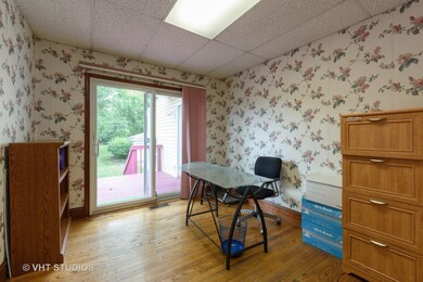 1447 Whitcomb Ave, Des Plaines, IL 60018 - photo 6