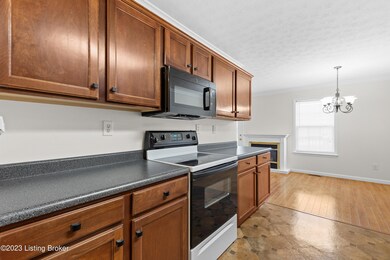 7030 Shutesbury Cir-18