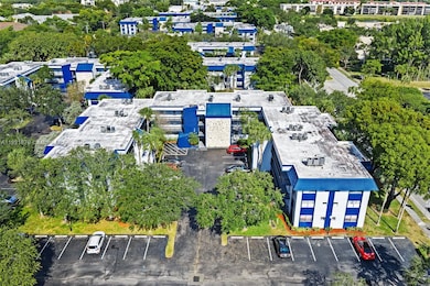 3140 Holiday Springs Blvd unit 9-102, Margate, FL 33063 - photo 5