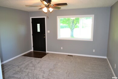 1391 Merritt Rd, Jacksonville, IL 62650 - photo 2