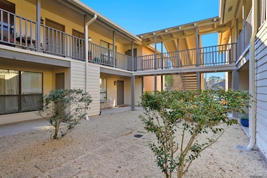 5232 F-3 Butter Creek Ln unit F-3, Baton Rouge, LA 70809 - photo 2