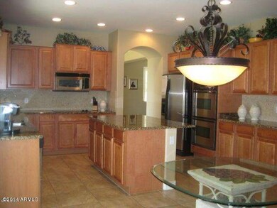 Eat In Kitchen and Breakfast Bar