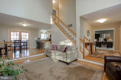 208 Edenberry Ct, Sterling, VA 20164 - photo 7