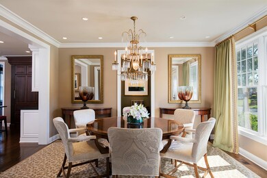 Beautiful Custom home in Sea-print-009-8
