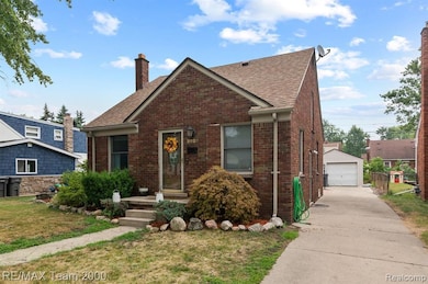 2020 Kingsbury Ave, Dearborn, MI 48128 - photo 2