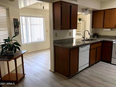 11126 W Desert Butte Dr, Sun City, AZ 85351 - photo 7