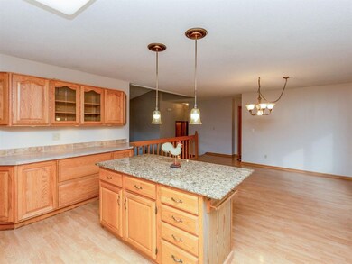 1800 Hidden Hollow Ln NW, Cedar Rapids, IA 52405 - photo 7