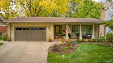609 Bowling Green Ct, Naperville, IL 60563 - photo 2
