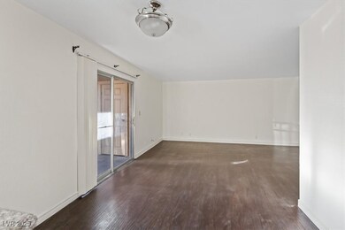 5200 Indian River Dr unit 301, Las Vegas, NV 89103 - photo 7