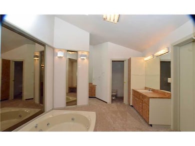 Master Bath/Spa.