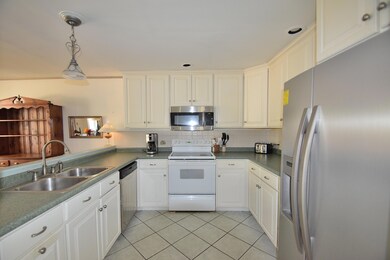 2 Penny Royal Ct, Yarmouth, ME 04096 - photo 4
