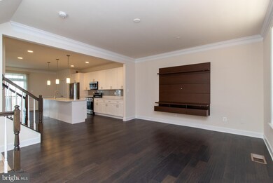 6934 Stoddert Ln, Landover, MD 20785 - photo 2