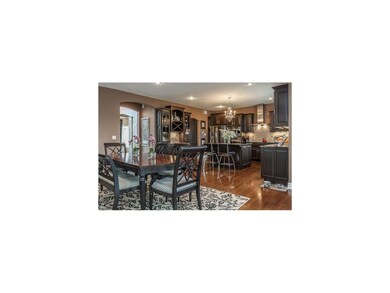 Open Concept Kitchen & Informal Eating Area!