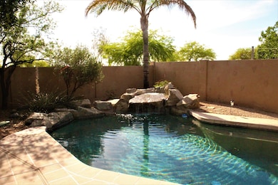 Pool w Waterfall