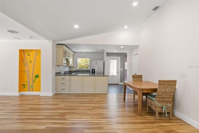 5015 Aragon Way S, Saint Petersburg, FL 33705 - photo 5