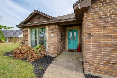 216 E Arbor Ct, Springtown, TX 76082 - photo 4