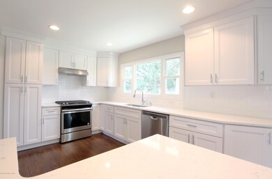 114 Riveredge Rd, Tinton Falls, NJ 07724 - photo 3