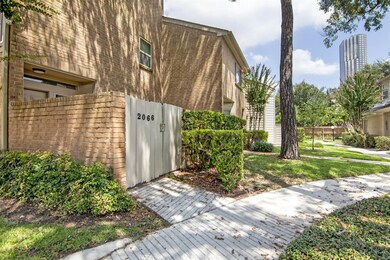 2066 Augusta Dr unit 310, Houston, TX 77057 - photo 2