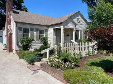 560 Richards Rd, Columbus, OH 43214 - photo 2